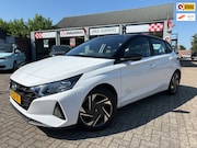 Hyundai i20 - 1.2 MPI 84pk 4-cilinder Comfort Smart *zwart dak + camera +