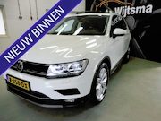 Volkswagen Tiguan - 1.5 TSI ACT Highline Trekgewicht 1800kg Trekhaak | Pano | Le