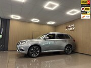 Mitsubishi Outlander - 2.0 PHEV Executive Edition * Stoelverwarming / LM Velgen / P