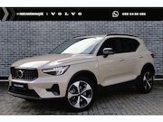 Volvo XC40 - 2.0 B4 Plus Dark | Trekhaak | Lichtmetalen Velgen 19 inch | 