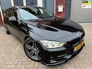 BMW 3-serie - Touring 320i Upgrade Edition / Carplay / Leder / M / Navi /