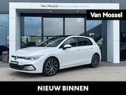 Volkswagen Golf - 1.4 eHybrid Style | PANORAMADAK | TREKHAAK | STOEL-STUUR VER