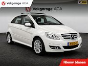 Mercedes-Benz B-klasse - 200 // PANORAMADAK // PDC VOOR&ACHTER // AIRCO // TREKHAAK /