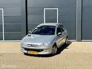 Peugeot 206 - 1.6 AUTOMAAT LAGE KMSTAND