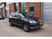 Volkswagen Touareg - 3.0 TDI Exclusive Series Lage km , Pano, leer