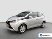 Toyota Aygo - 1.0 69pk VVT-i x-play Automaat | Airco | Achteruitrijcamera 