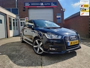 Audi A1 - 1.0 TFSI Adrenalin, Navigatie, Cruise control, 5 Deurs