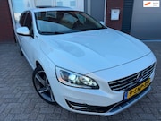 Volvo V60 - 2.4 D6 AWD Plug-In Hybrid Summum / Pano / Leder / Memory / N