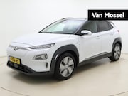 Hyundai Kona - EV Premium 64 kWh | Lederen Bekleding | Camera | Privacy Gla