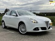 Alfa Romeo Giulietta - 1.4 T Distinctive 170PK! Super netjes!