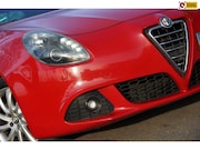 Alfa Romeo Giulietta - 1.4 T Distinctive | Rosso Competizion | Clima/Cruise/LMV/Blu