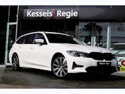 BMW 3-serie - Touring 320i Executive | El.Haak | Ambient | Stoelverwarming