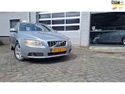 Volvo V70 - 2.0T Momentum/ trekhaak/Leer/Stoel verwarming/Pdc/Enz