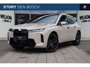 BMW iX - xDrive60 M Sport / Panoramadak Sky Lounge / Trekha