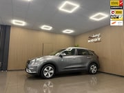 Kia Niro - 1.6 GDi Hybrid DynamicLine * 1e Eig / Dealer onderhouden / T