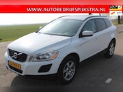 Volvo XC60 - 2.0T // AUTOMAAT / TREKHAAK / NAVI