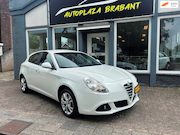 Alfa Romeo Giulietta - 1.4 T Distinctive/ AUTOMAAT / CRUISE/ LEER/ USB/ 17 INCH/ 17