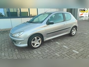 Peugeot 206 - 2.0-16V GTI