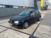 Volkswagen Golf - 1.6-16V Highline
