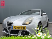 Alfa Romeo Giulietta - BJR 2010 1.7 TBi 236 PK Quadrifoglio Verde HALF LEDER | CLIM