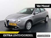 Alfa Romeo Giulietta - 1.4 Turbo MultiAir Super | Navigatie | Lichtmetalen velgen |