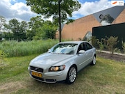 Volvo S40 - 2.4 Momentum Airco PDC Cruise Elekt Pakket