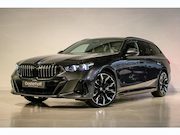 BMW 5-serie - Touring 550e xDrive B&W | PANO | 4w-besturing