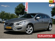 Volvo V60 - 1.6 T3 Momentum / afn. trekhaak / cruise / pdc / stoelv.