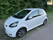 Toyota Aygo - 1.0-12V Dynamic Navigator 98DKM NAP
