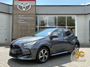 Toyota Yaris - HYBRID 115 DYNAMIC STOEL/STUURVERW 16'' LM-VELGEN AD-CRUISE