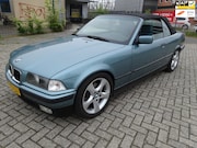 BMW 3-serie - 320i Automaat Boekjes N.a.p zeer goedestaat