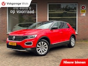 Volkswagen T-Roc - 1.5 TSI Sport Business R Line | Carplay Apple | Trekhaak | S