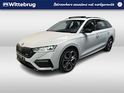 Skoda Octavia - Combi 1.4 TSI RS iV PHEV / AUTOMAAT/ 245 PK/ PANO/ ACC/ SMAR