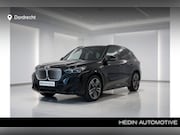 BMW iX1 - eDrive20 M-Sport Pro | Panorama | 19" | Trekhaak | Harman Ka