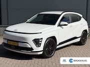 Hyundai Kona - Electric Pure Edition 64.8 kWh / Navigatie / Apple Carplay &