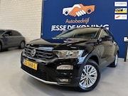 Volkswagen T-Roc - 1.5 TSI Style automaat / camera/navigatie/trekhaak/cruise/cl