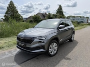 Skoda Karoq - 1.5 TSI ACT Business / Pano / Trekhaak / CarPlay