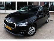 Skoda Fabia - 1.0 TSI Carplay, Volledig digitaal, Achteruitrijcamera, NAVI