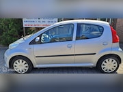 Peugeot 107 - XS- 5 DEURS 1.0-12V XS