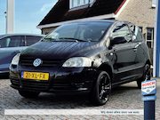 Volkswagen Fox - 1.2 AIRCO / CENTRALE VERGRENDELING / NIEUWE APK /