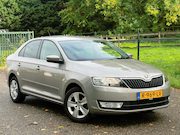 Skoda Rapid - Spaceback 1.2 TSI Greentech Drive /Navi/Stoelverwarming/