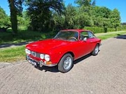Alfa Romeo GTV - 2000 Bertone (1972) red with beige int. + sunroof