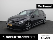 Volkswagen Golf - 1.5 eTSI R-Line | IQ-LIGHT | PANORAMADAK | NAVIGATIE | SFEER