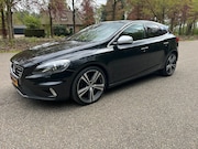 Volvo V40 - 2.0 T5 R-Design AUTOMAAT-8 245PK Heico 19" Pano ACC Ful