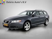 Volvo V70 - 2.4 D5 Automaat 185PK / / Trekhaak / Cruise-ctr. / Leder com
