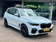 BMW X5 - XDrive45e High Executive|SkyLounge|Luchtvering|Wit Leer|Harm