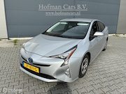 Toyota Prius - 1.8 Dynamic | Hybrid | HUD | Navigatie | Lane Keeping | Stoe