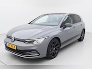 Volkswagen Golf - 1.5 eTSI R-Line Pano/ afn.Trekhaak/ 18"