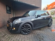 MINI Cooper S - Mini 2.0 192PK Chili Serious Business Panoramdak / Navigatie