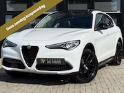 Alfa Romeo Stelvio - 2.0 T 280pk AWD Q4 Veloce Panoramadak Black Pack 2300kg Trek